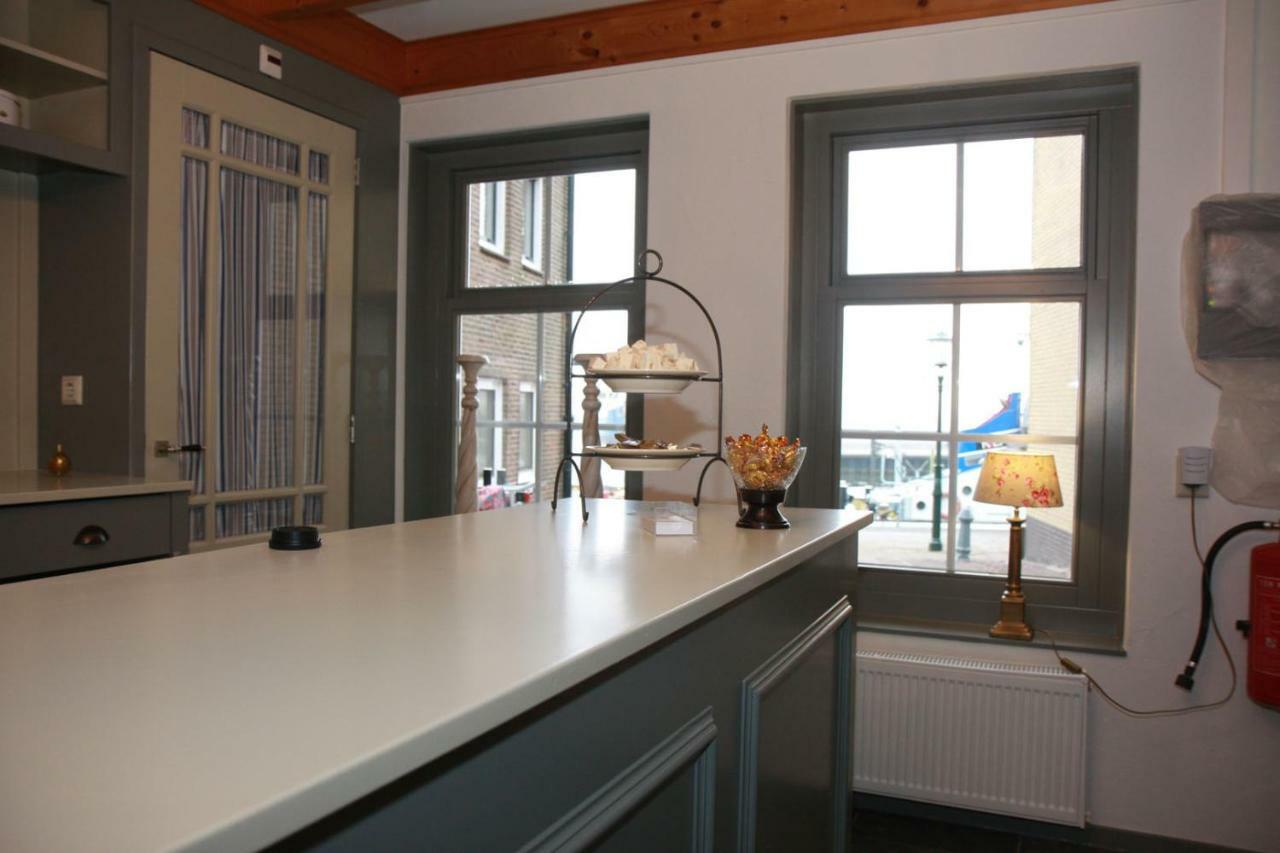 Bed & Breakfast De Roos Urk Exterior photo